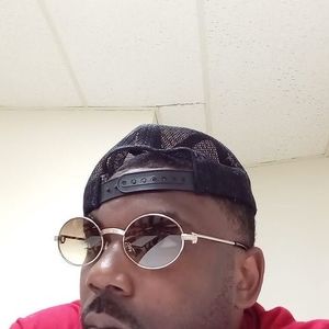 Meet your Posher, Jukie